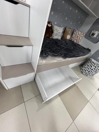 Кровать 3-х ярусная Квартет (корпус белый + фасады велюр)