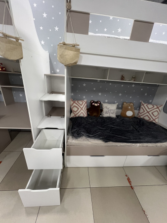 Кровать 3-х ярусная Квартет (корпус белый + фасады велюр)